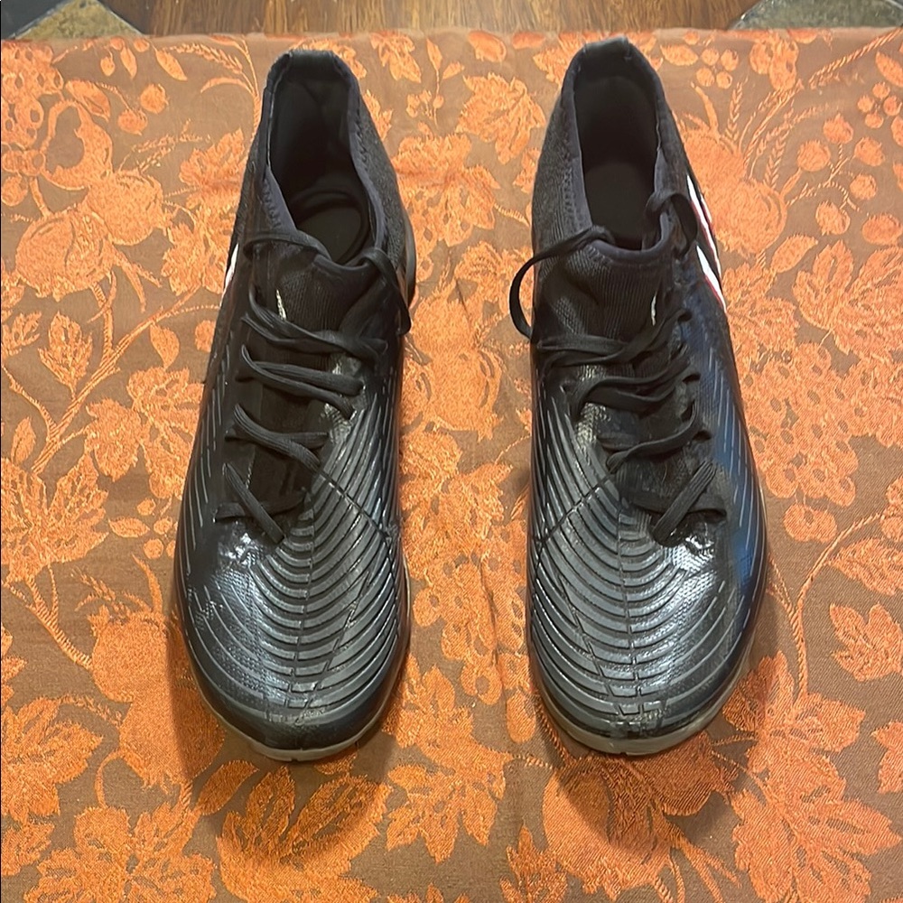 Adidas Men's Black Athletic Shoes, Size 9.5. Pre-owned. Retail $100.